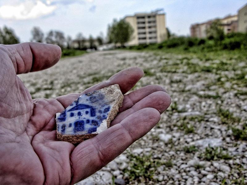 C'era una volta...una casa.jpg - PRIMO CLASSIFICATO - ANTONIO CUNICOPer aver “centrato” appieno il tema del concorso con un’immagine inquadrata alla perfezione, con un linguaggio cromatico perfetto.